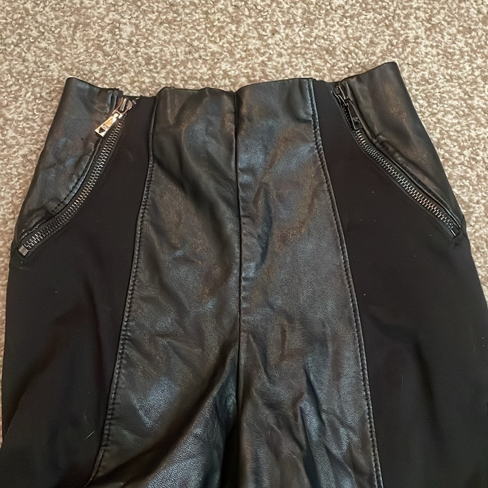 Guess Faux Leather Front Legging Pants - Picture 4 of 8
